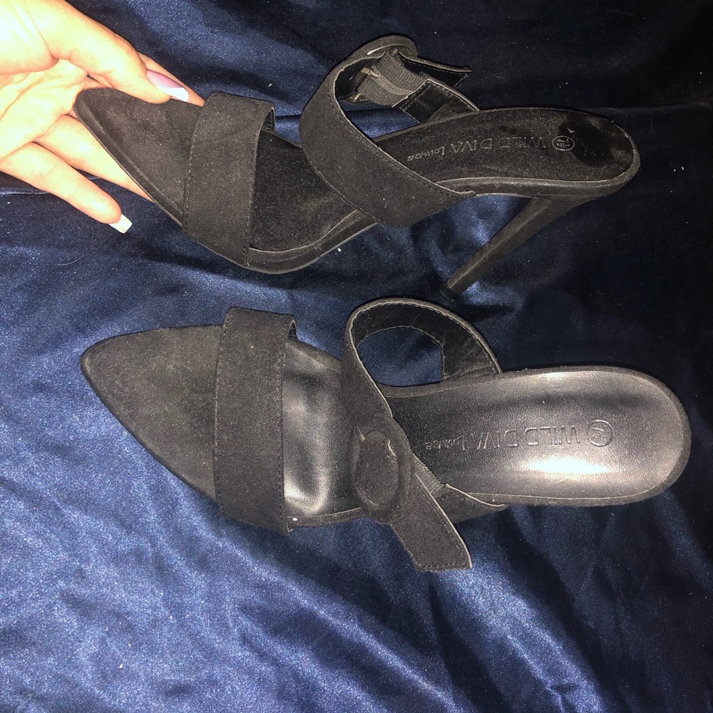 Wild diva pointed toe heels